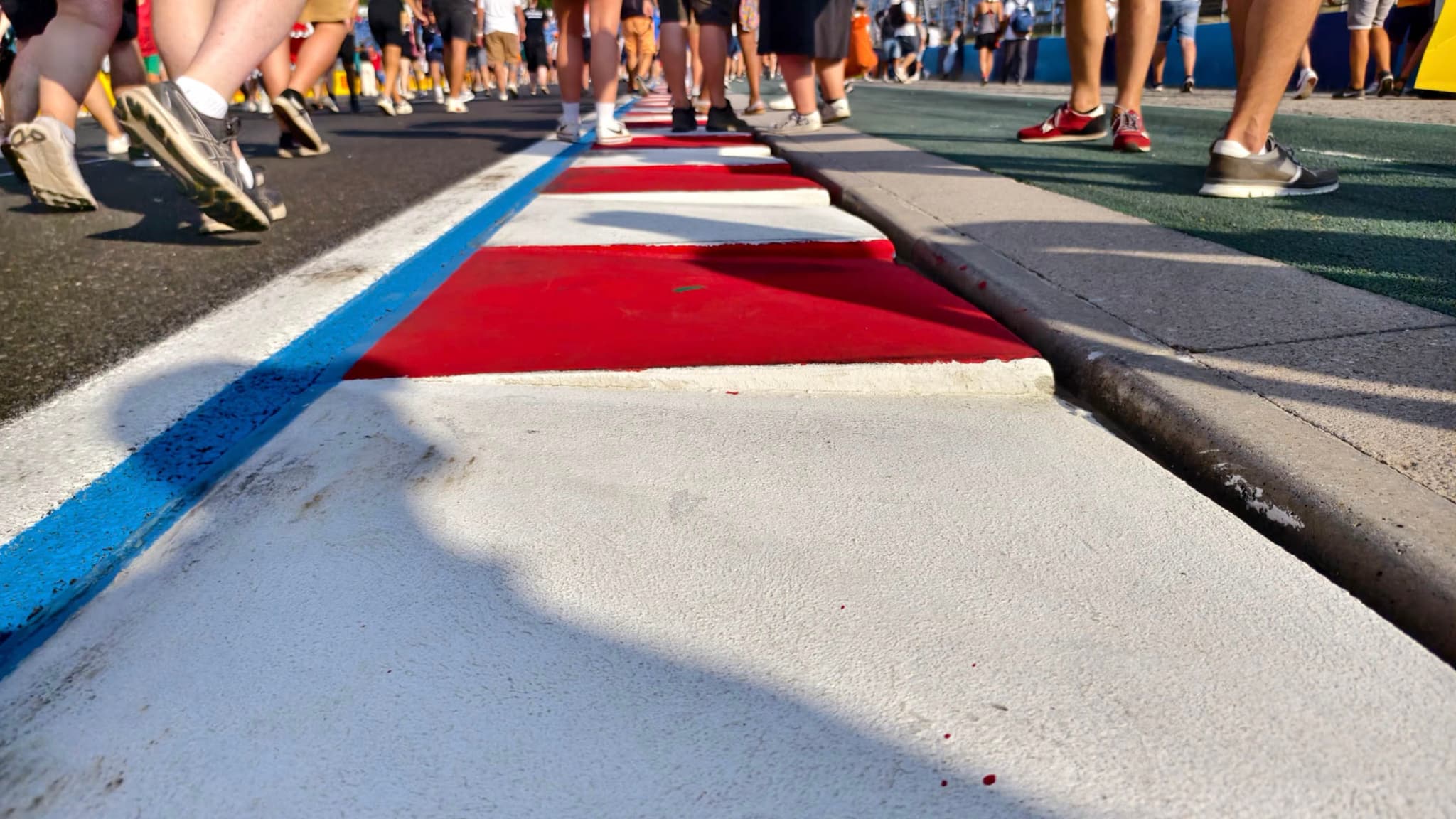 亨格罗宁的搓板路白线