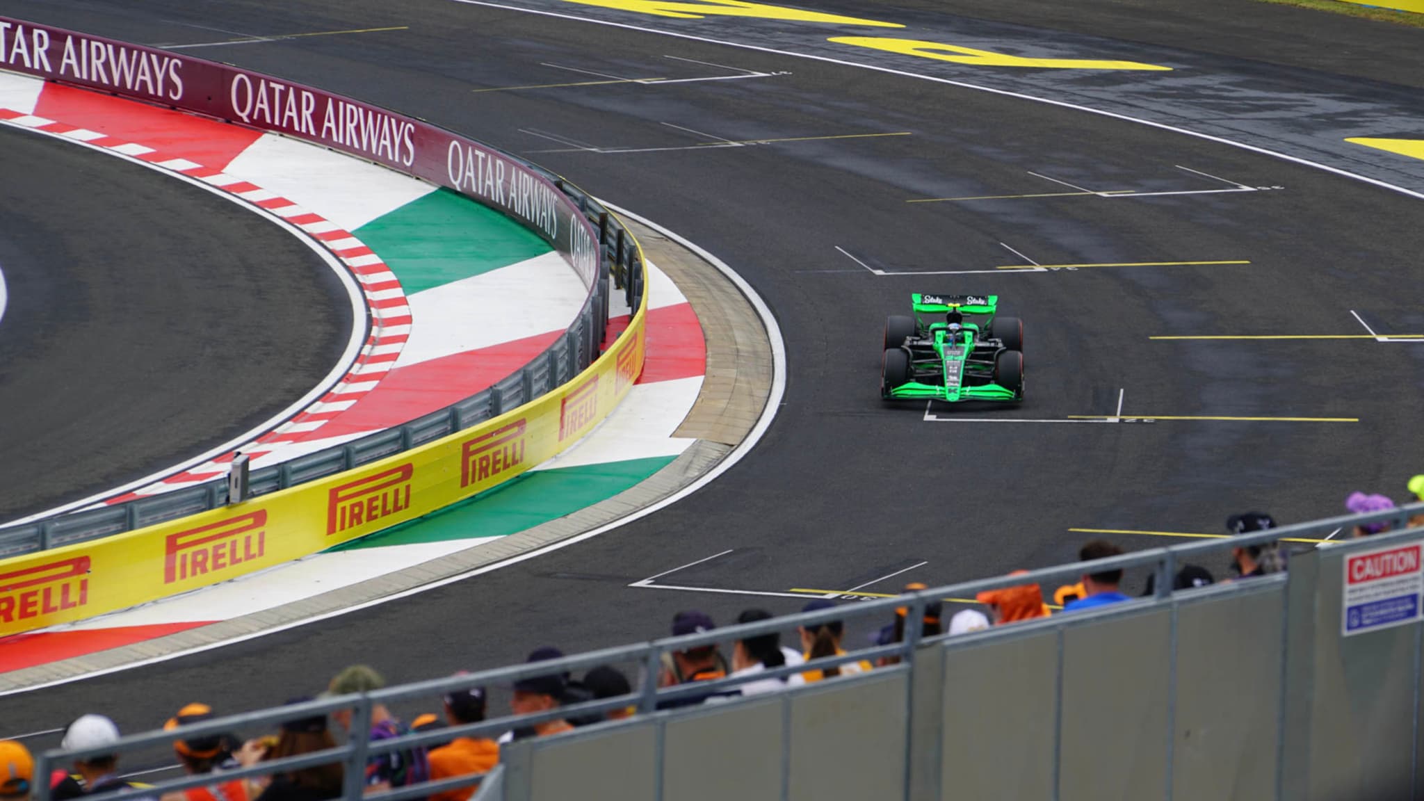 周冠宇在亨格罗宁